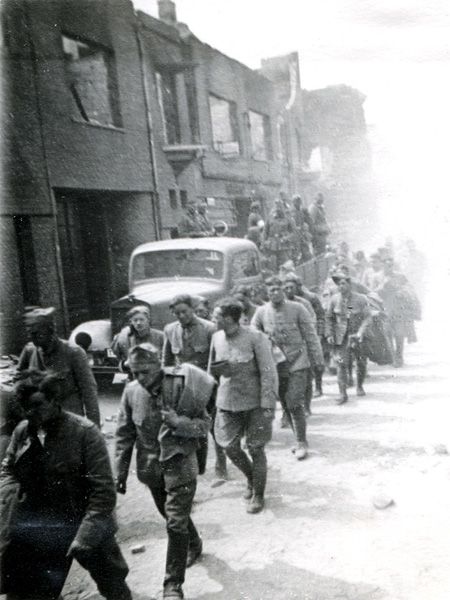 5 greb 290416 04Krijgsgevangen militairen op 13 mei 1940
