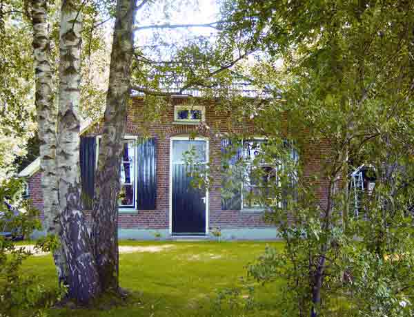 HUIS Oude vrouw