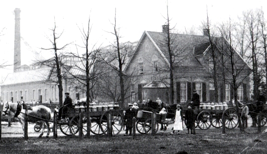 zuivel 17 1910 melkrijders foto W