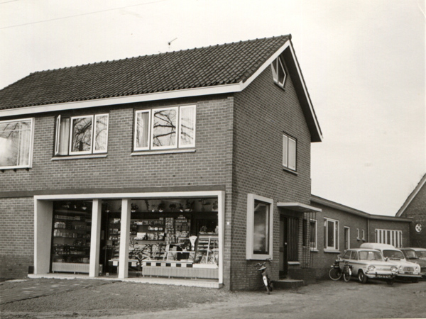 7 1965 opening nieuwe winkel en bakkerij sloot 