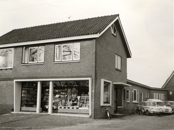 7 1965 opening nieuwe winkel en bakkerij sloot
