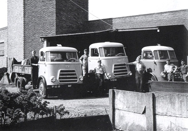 1966 Vrachtautos Lebbink fot W Luimes