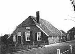 image010 het huis van de tuinman tegenover Het Hofjpg